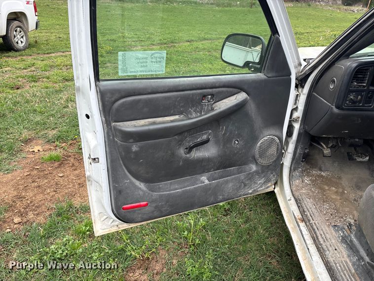 image for item FG0252 2005 Chevrolet Silverado 1500 pickup truck