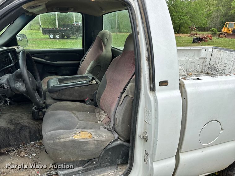 image for item FG0252 2005 Chevrolet Silverado 1500 pickup truck