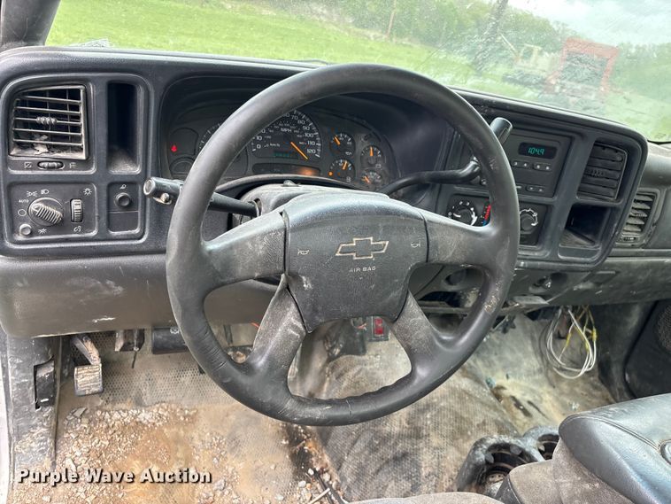 image for item FG0252 2005 Chevrolet Silverado 1500 pickup truck