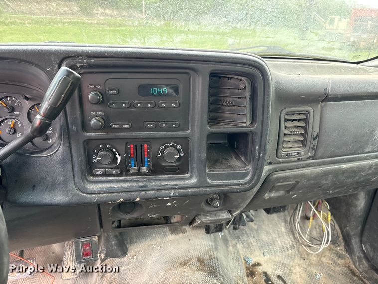 image for item FG0252 2005 Chevrolet Silverado 1500 pickup truck