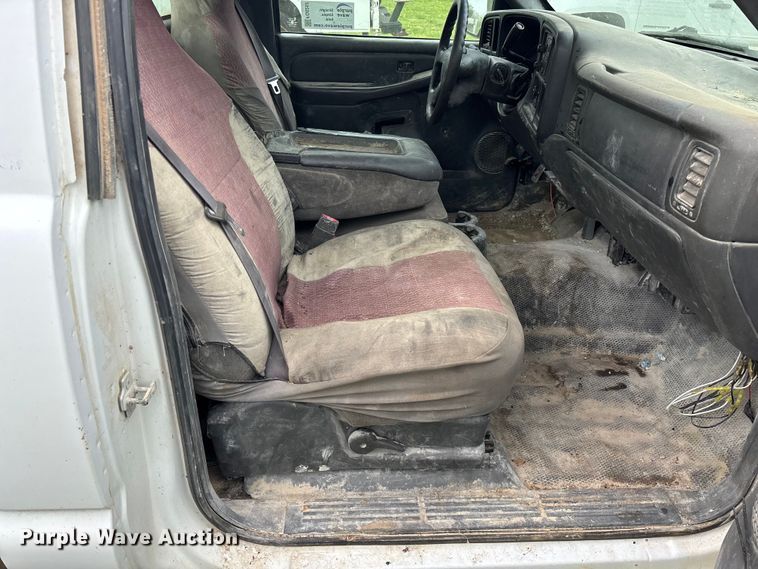 image for item FG0252 2005 Chevrolet Silverado 1500 pickup truck