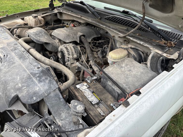 image for item FG0252 2005 Chevrolet Silverado 1500 pickup truck