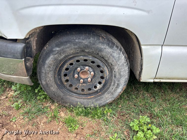 image for item FG0252 2005 Chevrolet Silverado 1500 pickup truck