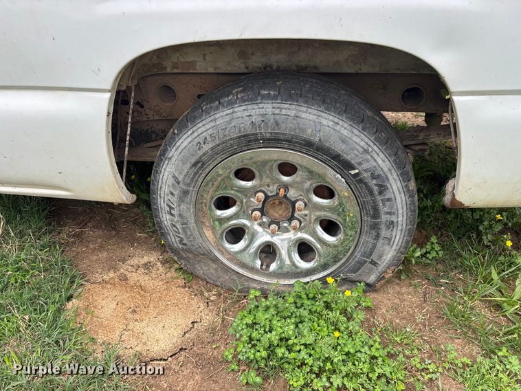 image for item FG0252 2005 Chevrolet Silverado 1500 pickup truck