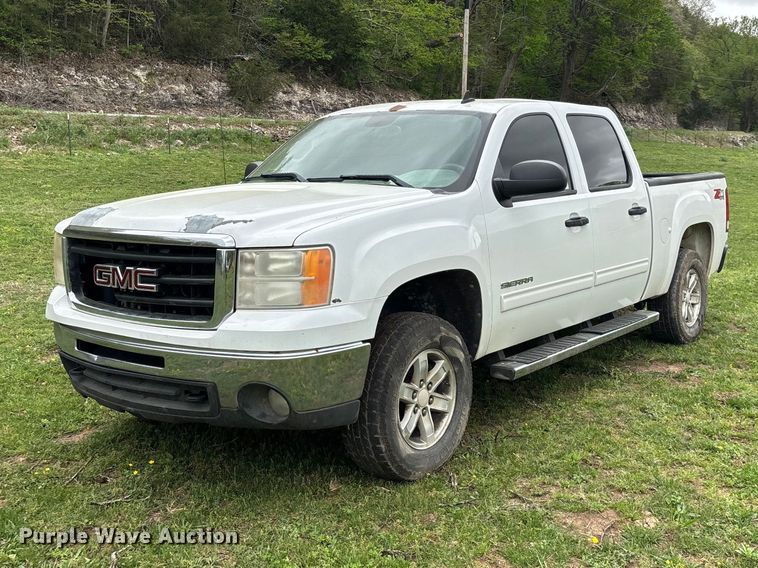 image for item FG0253 2011 GMC Sierra 1500 Crew Cab pickup truck
