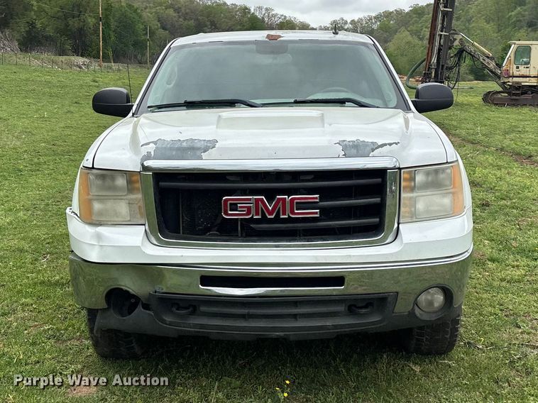image for item FG0253 2011 GMC Sierra 1500 Crew Cab pickup truck