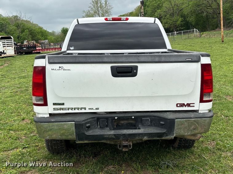 image for item FG0253 2011 GMC Sierra 1500 Crew Cab pickup truck