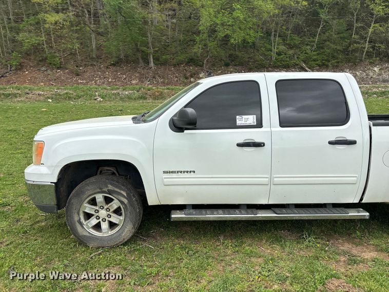 image for item FG0253 2011 GMC Sierra 1500 Crew Cab pickup truck