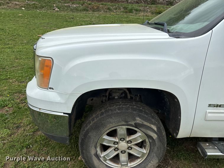 image for item FG0253 2011 GMC Sierra 1500 Crew Cab pickup truck