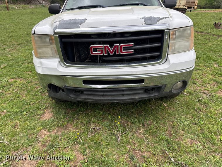 image for item FG0253 2011 GMC Sierra 1500 Crew Cab pickup truck