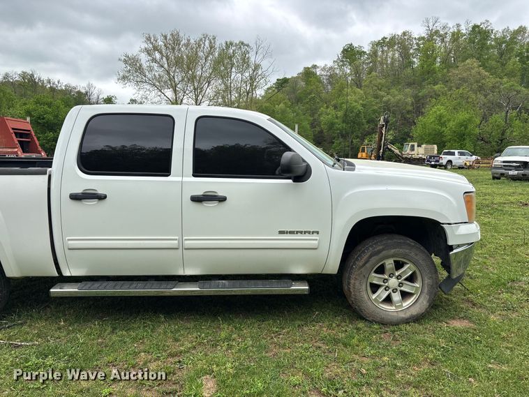 image for item FG0253 2011 GMC Sierra 1500 Crew Cab pickup truck
