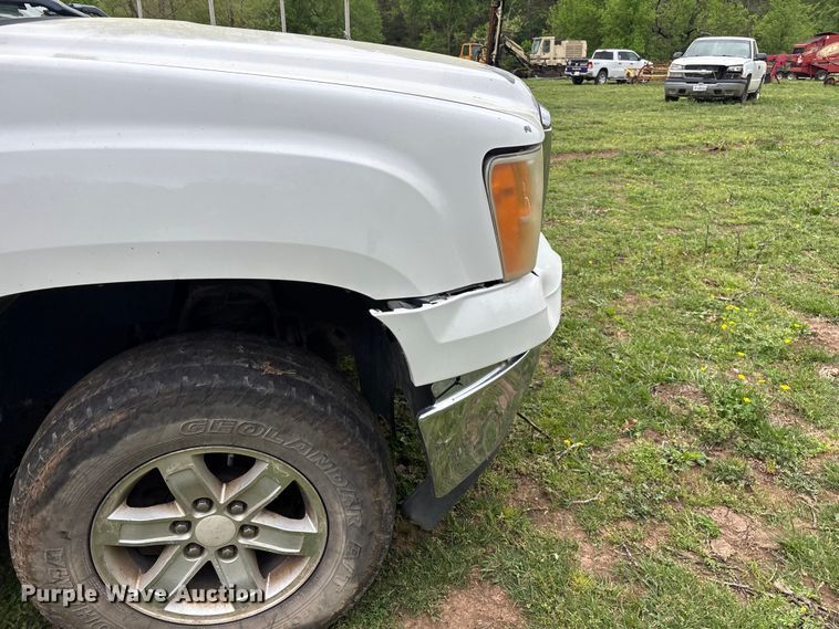 image for item FG0253 2011 GMC Sierra 1500 Crew Cab pickup truck