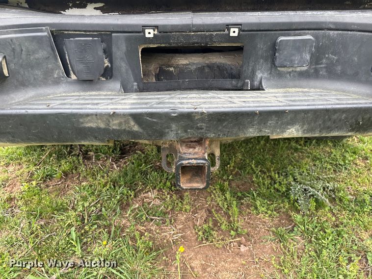 image for item FG0253 2011 GMC Sierra 1500 Crew Cab pickup truck