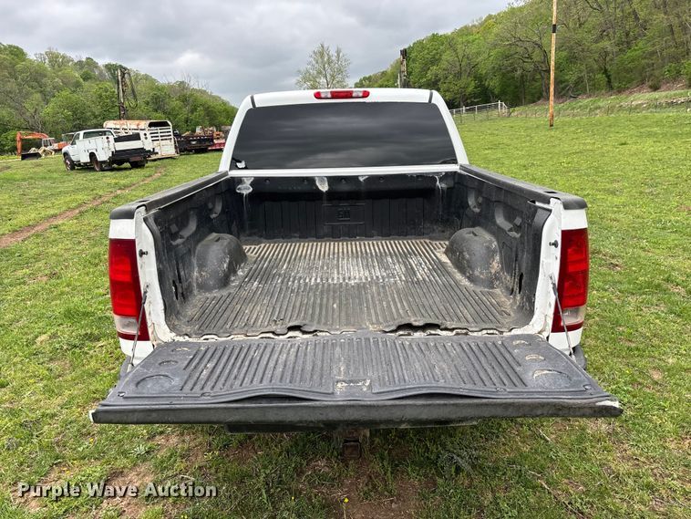 image for item FG0253 2011 GMC Sierra 1500 Crew Cab pickup truck