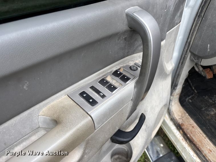 image for item FG0253 2011 GMC Sierra 1500 Crew Cab pickup truck