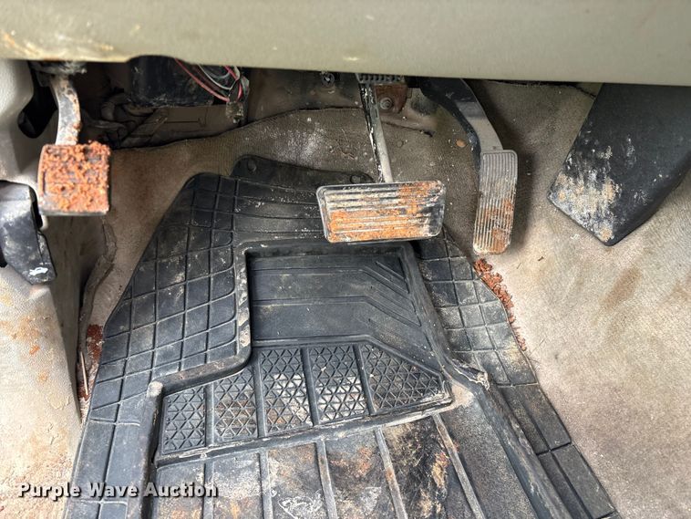 image for item FG0253 2011 GMC Sierra 1500 Crew Cab pickup truck