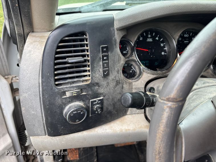 image for item FG0253 2011 GMC Sierra 1500 Crew Cab pickup truck