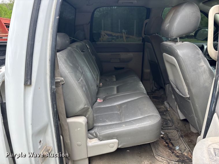 image for item FG0253 2011 GMC Sierra 1500 Crew Cab pickup truck