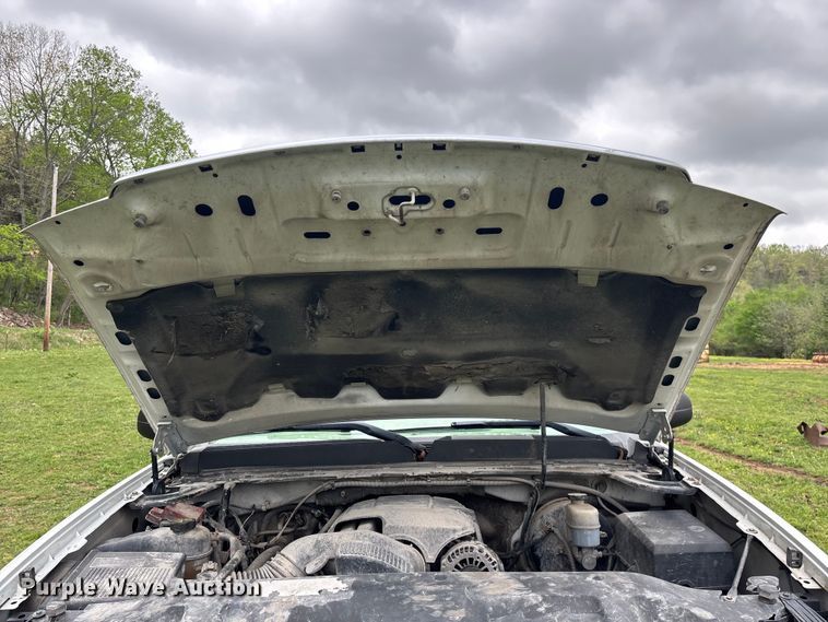 image for item FG0253 2011 GMC Sierra 1500 Crew Cab pickup truck