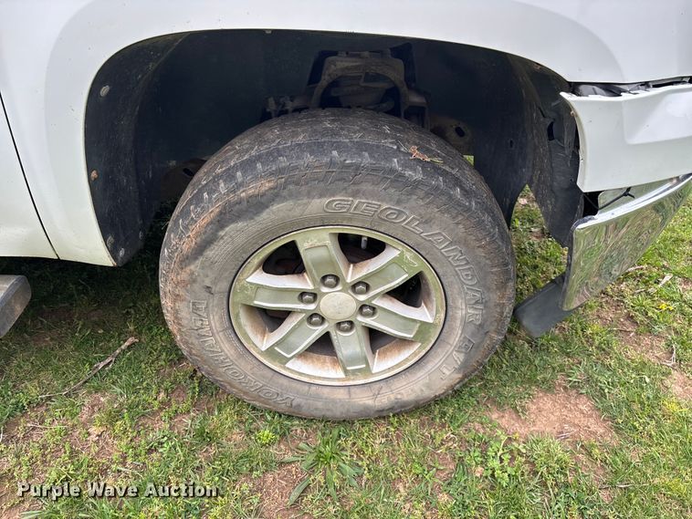 image for item FG0253 2011 GMC Sierra 1500 Crew Cab pickup truck