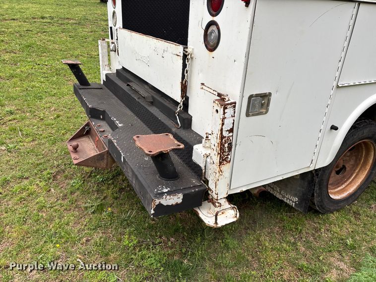 image for item FG0254 2001 Chevrolet Silverado 3500HD utility bed pickup truck