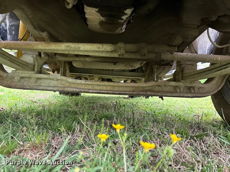 image for item FG0254 2001 Chevrolet Silverado 3500HD utility bed pickup truck