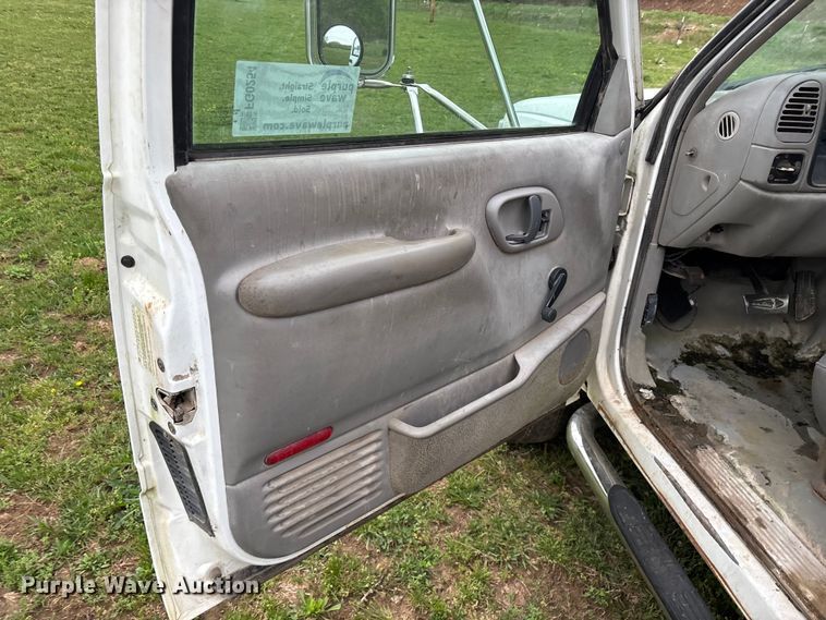 image for item FG0254 2001 Chevrolet Silverado 3500HD utility bed pickup truck