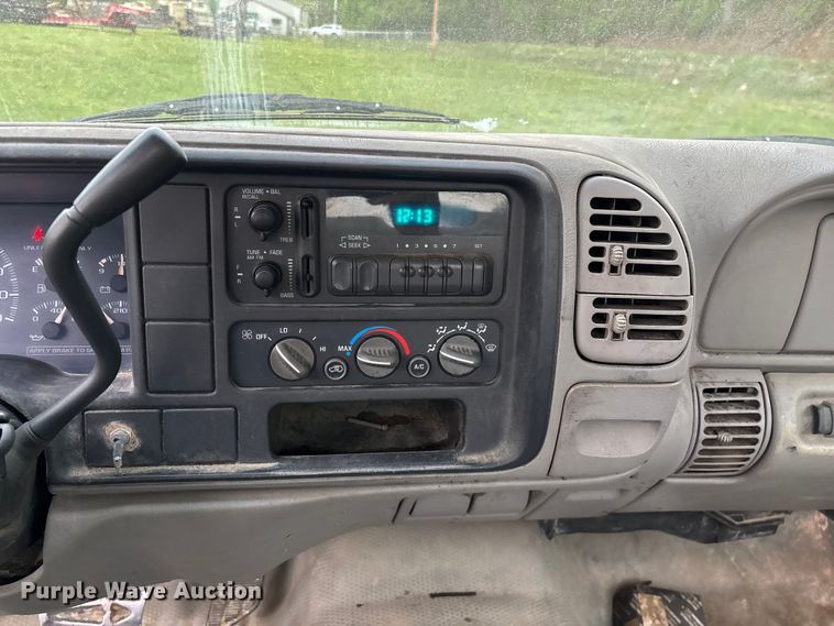 image for item FG0254 2001 Chevrolet Silverado 3500HD utility bed pickup truck