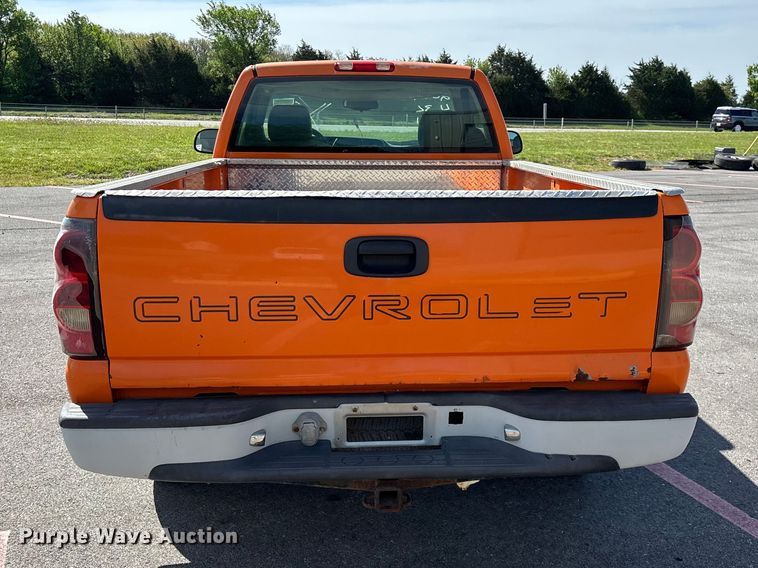 image for item FG0290 2006 Chevrolet Silverado 1500 pickup truck