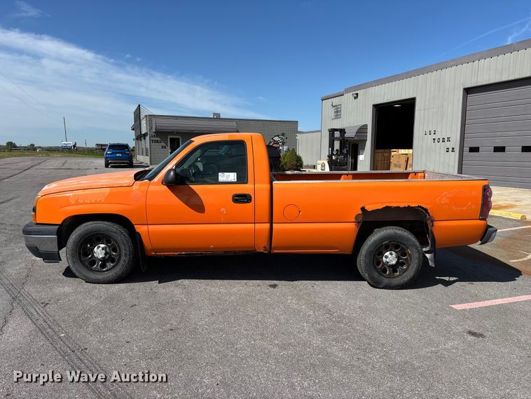 image for item FG0290 2006 Chevrolet Silverado 1500 pickup truck