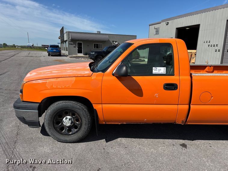 image for item FG0290 2006 Chevrolet Silverado 1500 pickup truck