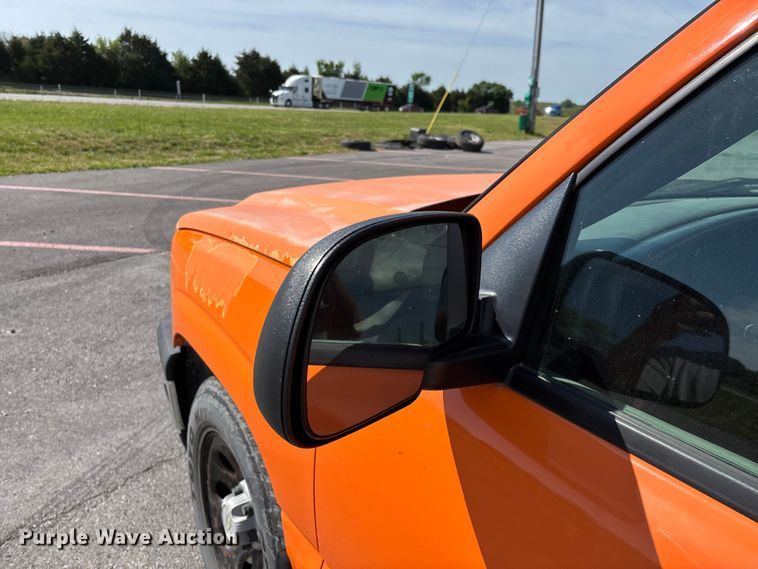 image for item FG0290 2006 Chevrolet Silverado 1500 pickup truck