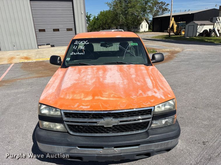 image for item FG0290 2006 Chevrolet Silverado 1500 pickup truck