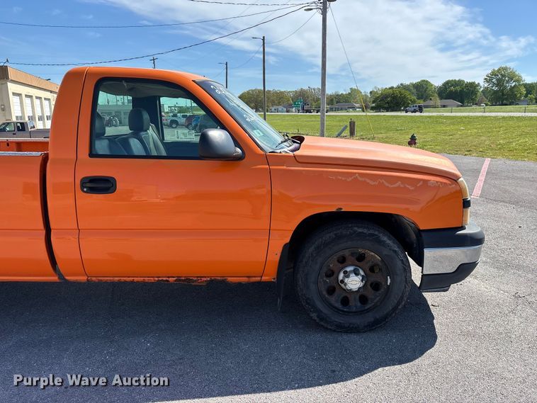 image for item FG0290 2006 Chevrolet Silverado 1500 pickup truck