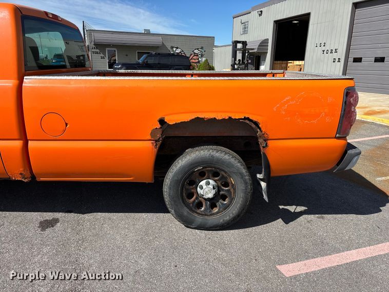 image for item FG0290 2006 Chevrolet Silverado 1500 pickup truck