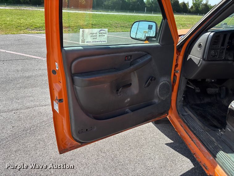 image for item FG0290 2006 Chevrolet Silverado 1500 pickup truck