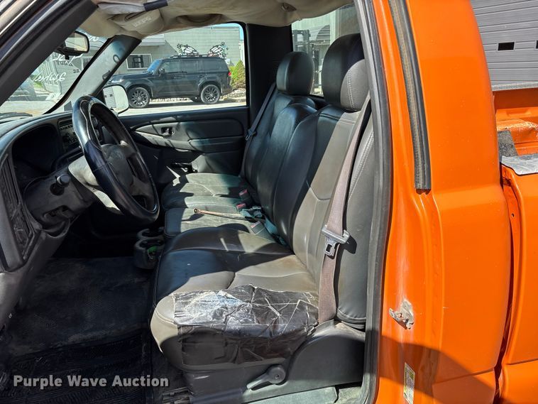 image for item FG0290 2006 Chevrolet Silverado 1500 pickup truck