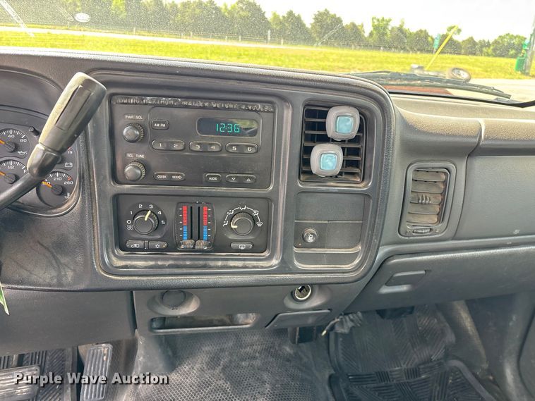 image for item FG0290 2006 Chevrolet Silverado 1500 pickup truck