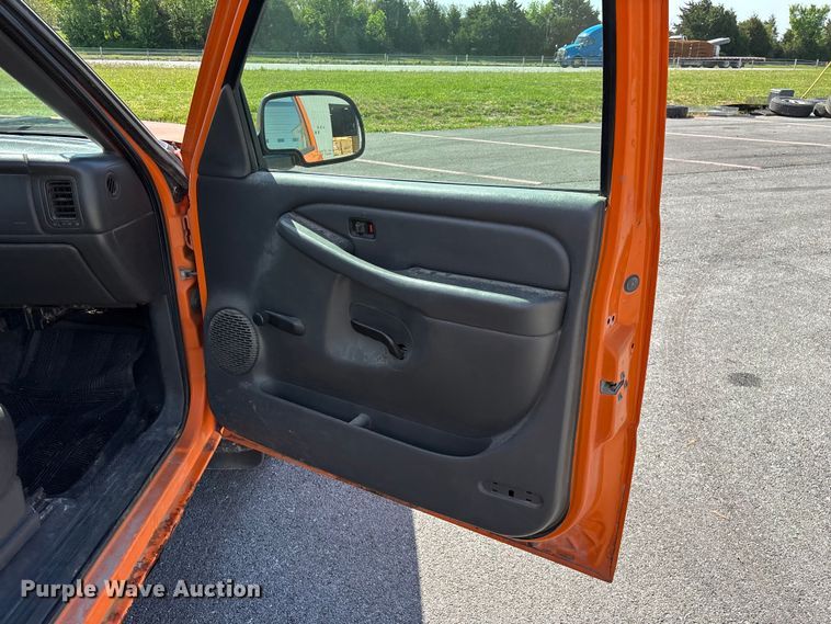 image for item FG0290 2006 Chevrolet Silverado 1500 pickup truck