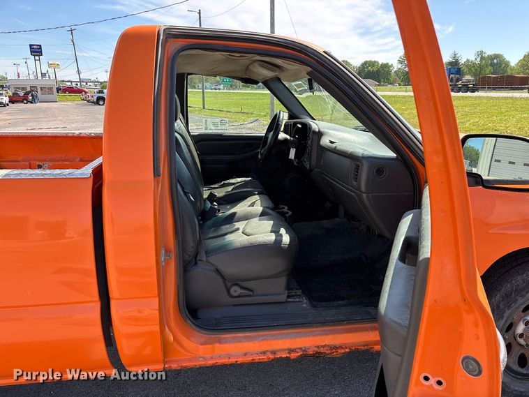 image for item FG0290 2006 Chevrolet Silverado 1500 pickup truck