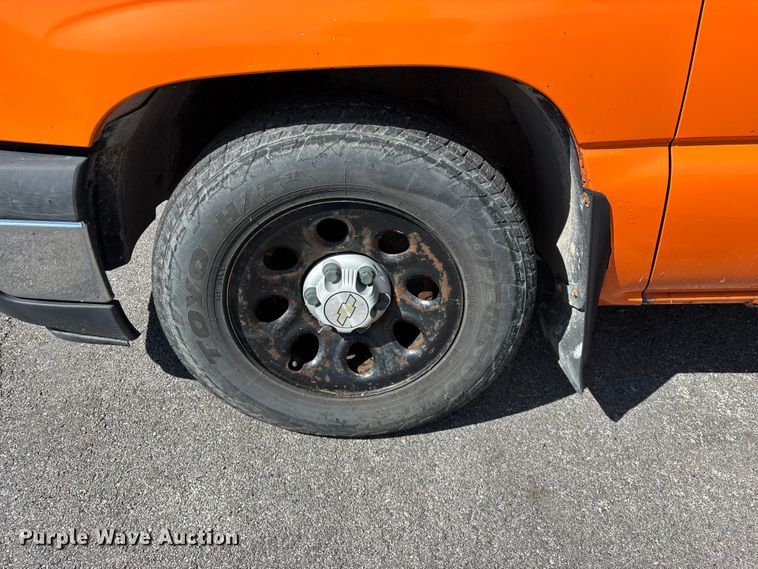 image for item FG0290 2006 Chevrolet Silverado 1500 pickup truck