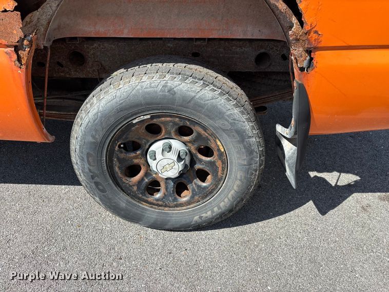 image for item FG0290 2006 Chevrolet Silverado 1500 pickup truck