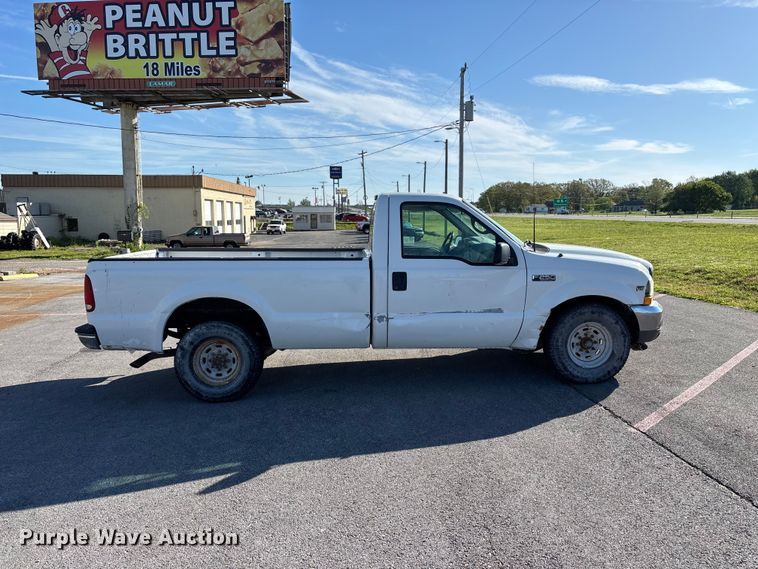 image for item FG0293 2002 Ford F250 Super Duty pickup truck