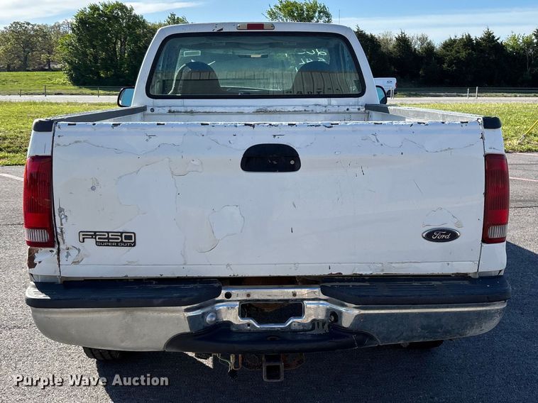 image for item FG0293 2002 Ford F250 Super Duty pickup truck