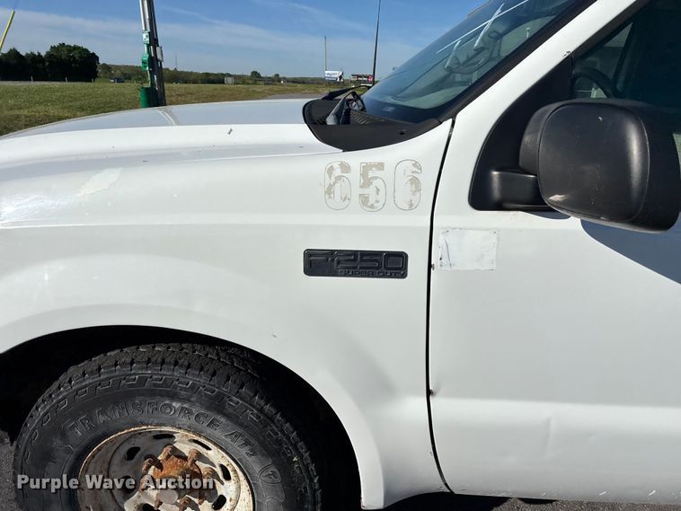 image for item FG0293 2002 Ford F250 Super Duty pickup truck
