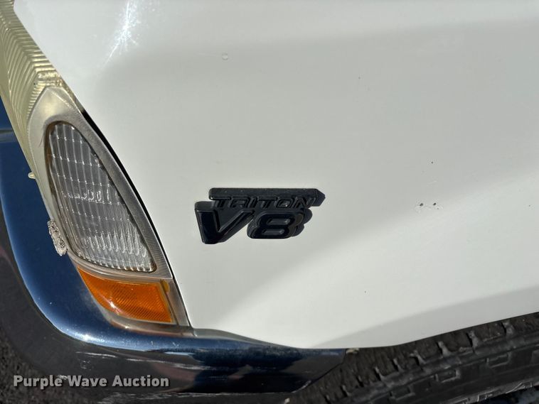 image for item FG0293 2002 Ford F250 Super Duty pickup truck