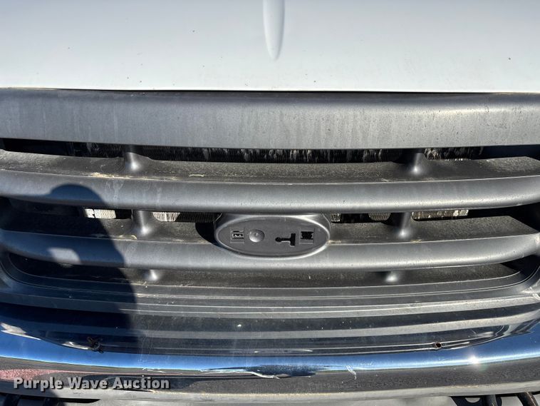 image for item FG0293 2002 Ford F250 Super Duty pickup truck