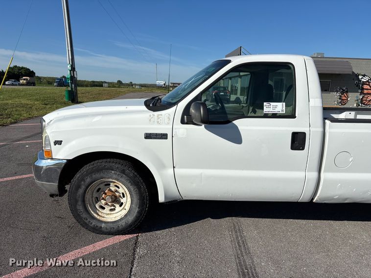 image for item FG0293 2002 Ford F250 Super Duty pickup truck
