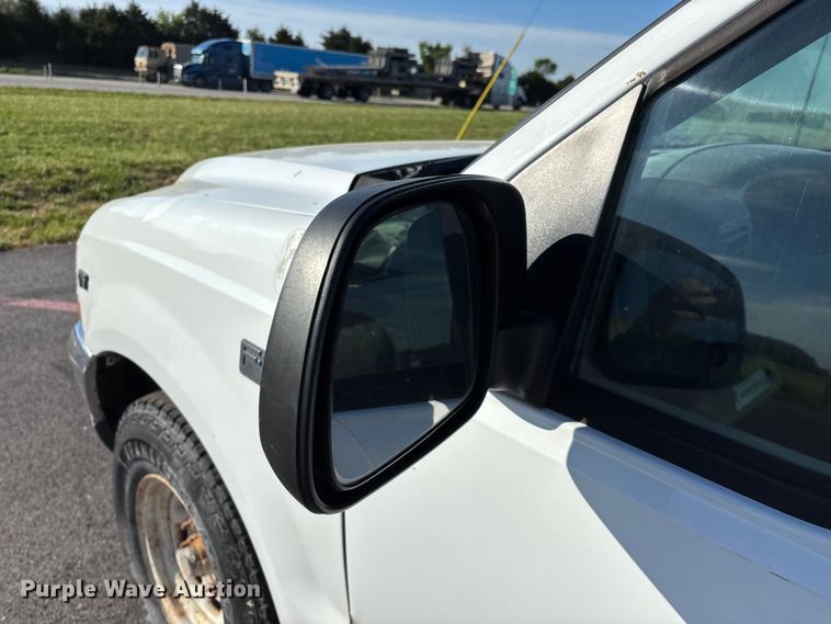 image for item FG0293 2002 Ford F250 Super Duty pickup truck