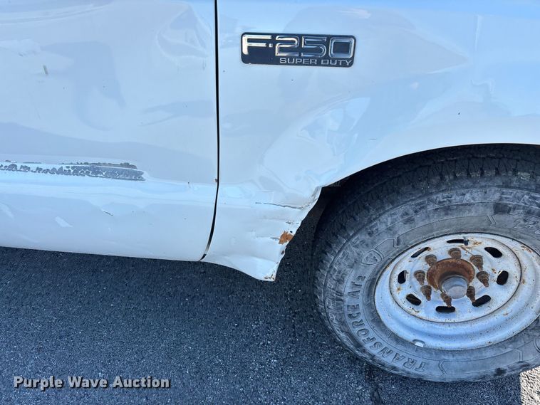 image for item FG0293 2002 Ford F250 Super Duty pickup truck